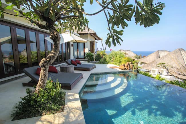 get paid to travel